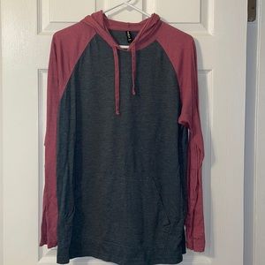Men’s lightweight pullover hoodie